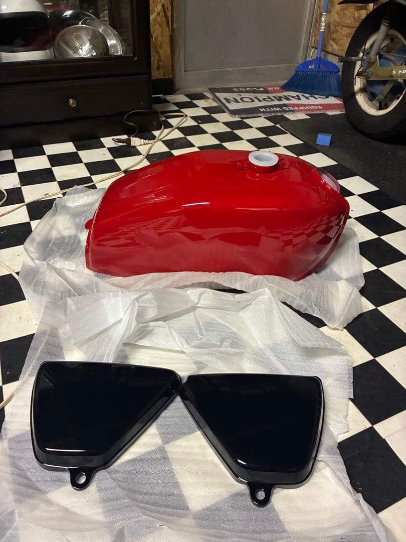 CB400F タンク　サイドカバーセット　新品　ヨンフォア　フォーワン