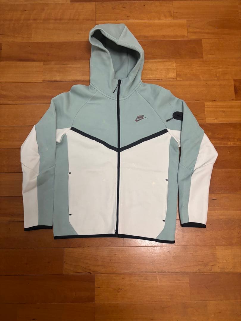 Nike tech 好色カラー