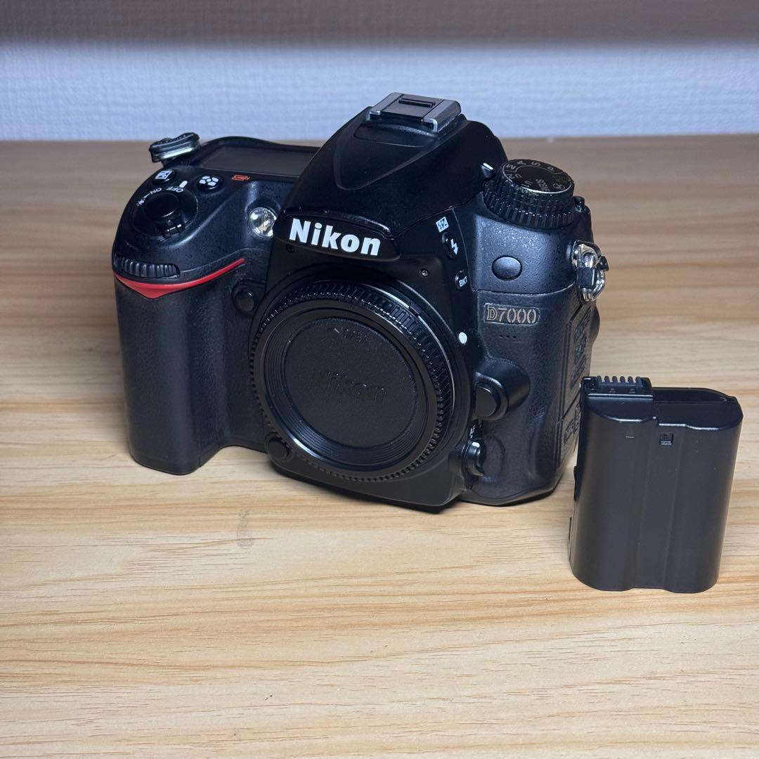 Nikon D7000 デジタル一眼レフ　バッテリーつき