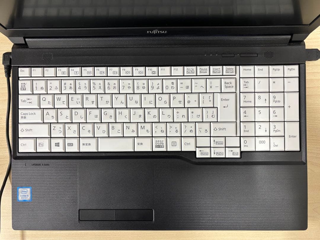 富士通Lifebook A579/BX i5-8265U Windows11