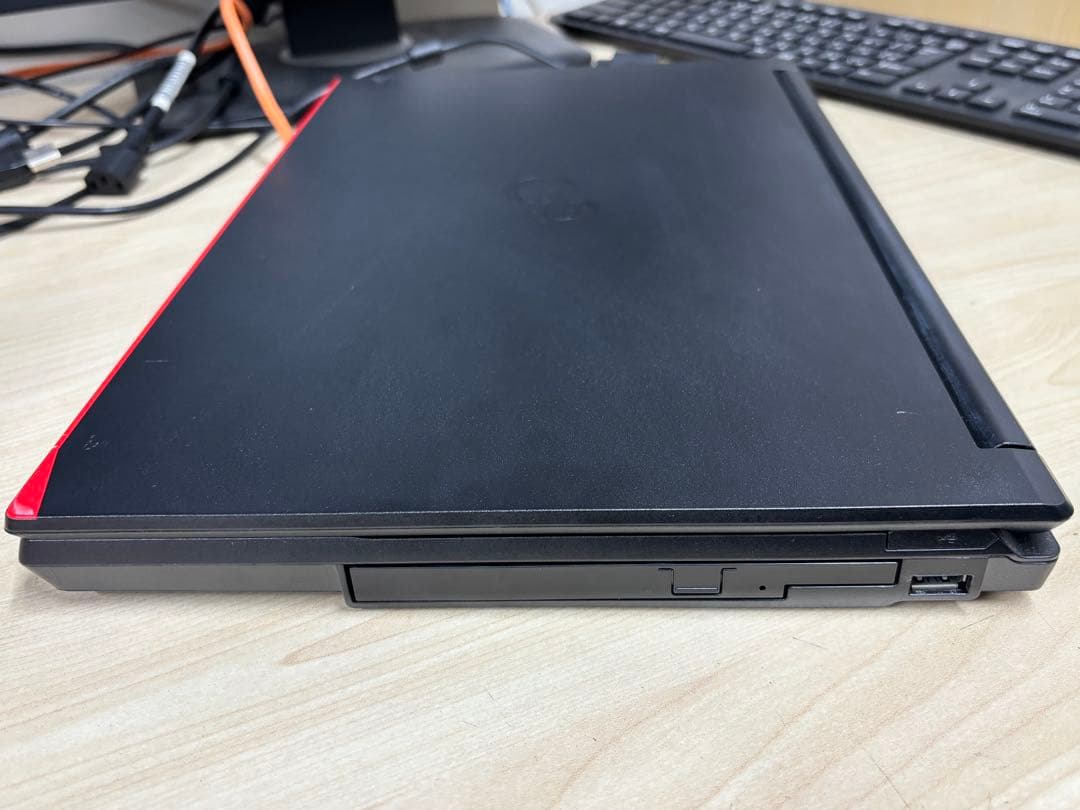 富士通Lifebook A579/BX i5-8265U Windows11