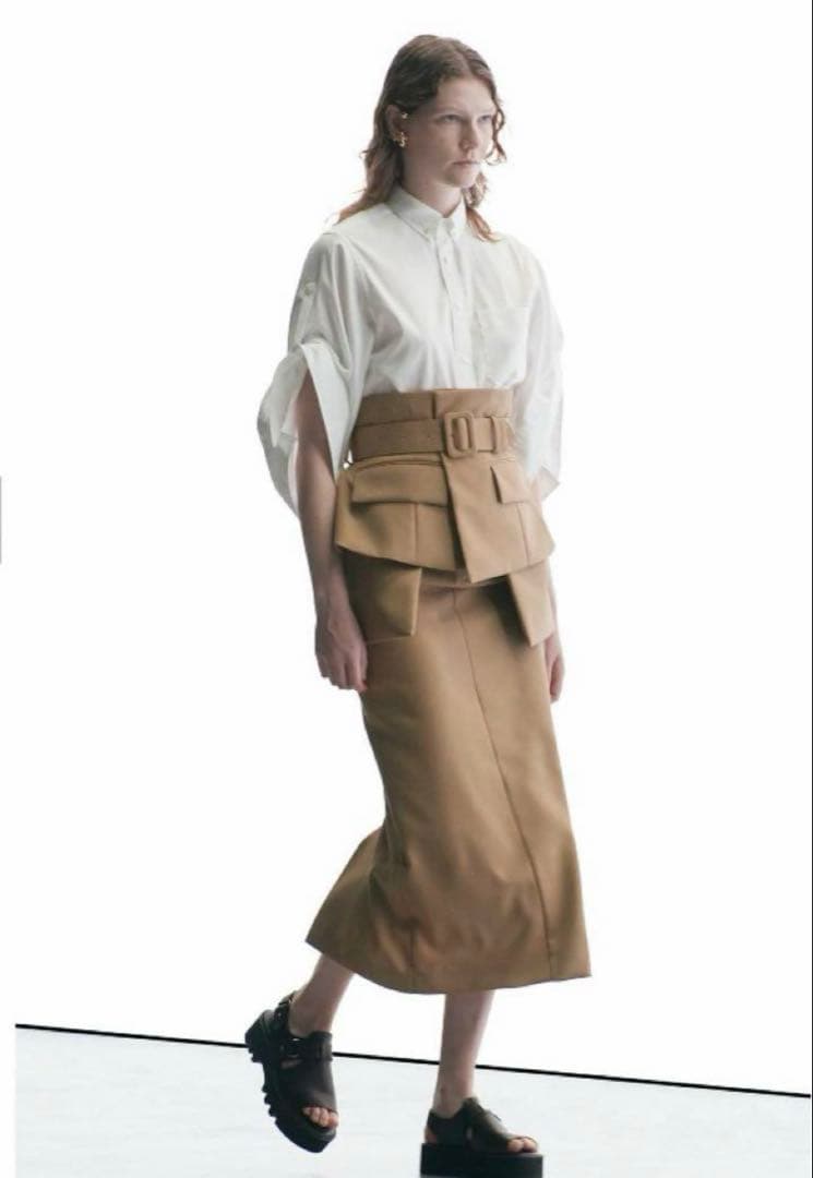 HYKE ハイク　BUTTON-DOWN BELL-SLEEVE SHIRT