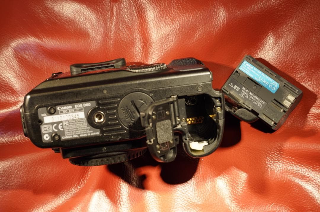 【防湿庫保管品】CANON EOSD60　元箱付き 【動作品】主観で良品