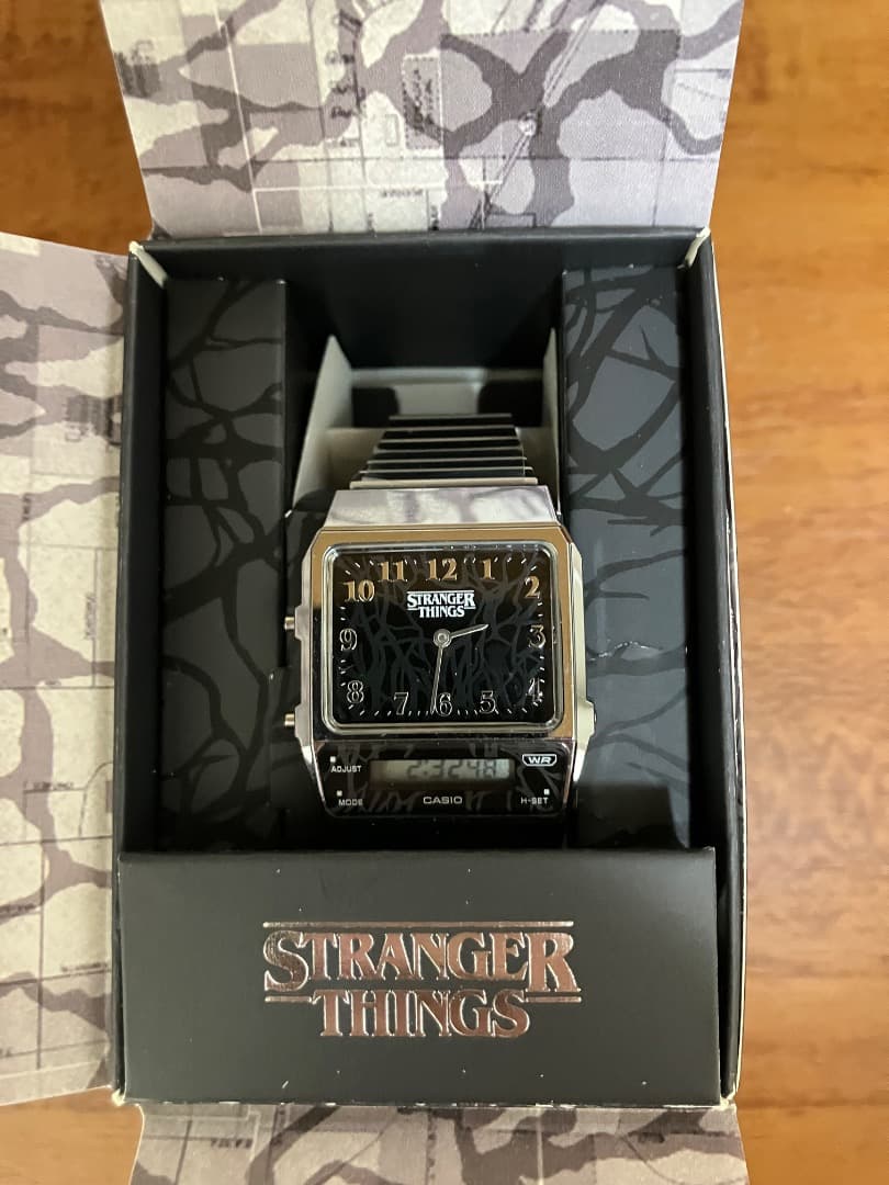 CASIO STRANGER THINGS デジタル腕時計