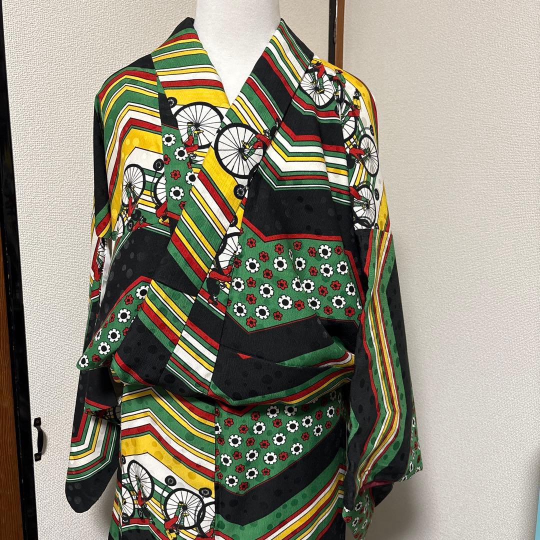 モダンアンテナ　サイクリング柄着物