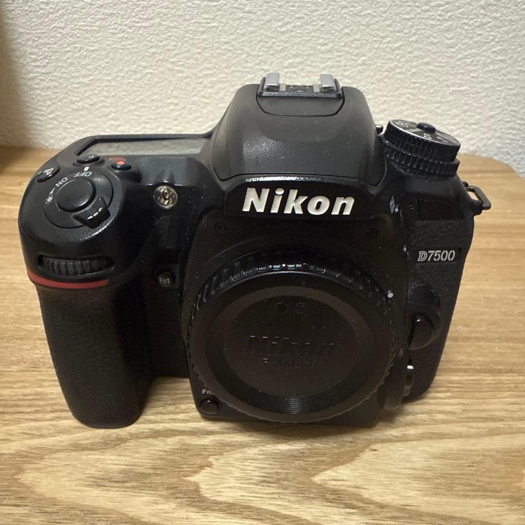 Nikon d7500 ボディのみ　バッテリー付き