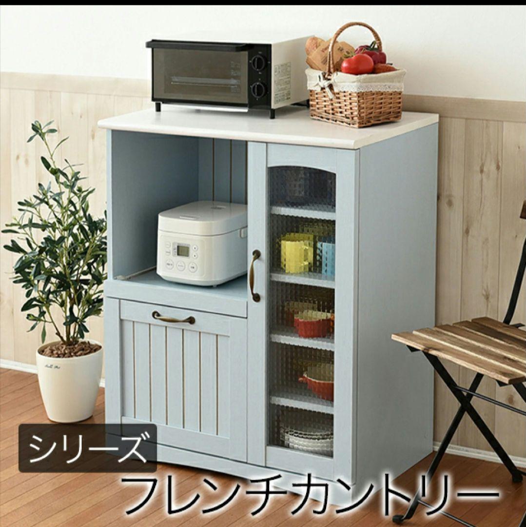 フレンチカントリー風のキッチンカウンター