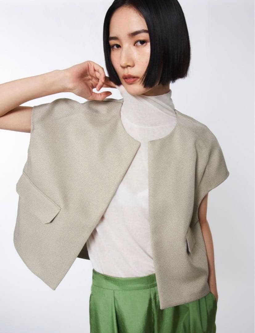 STUNNING LURE ショートボリュームベスト