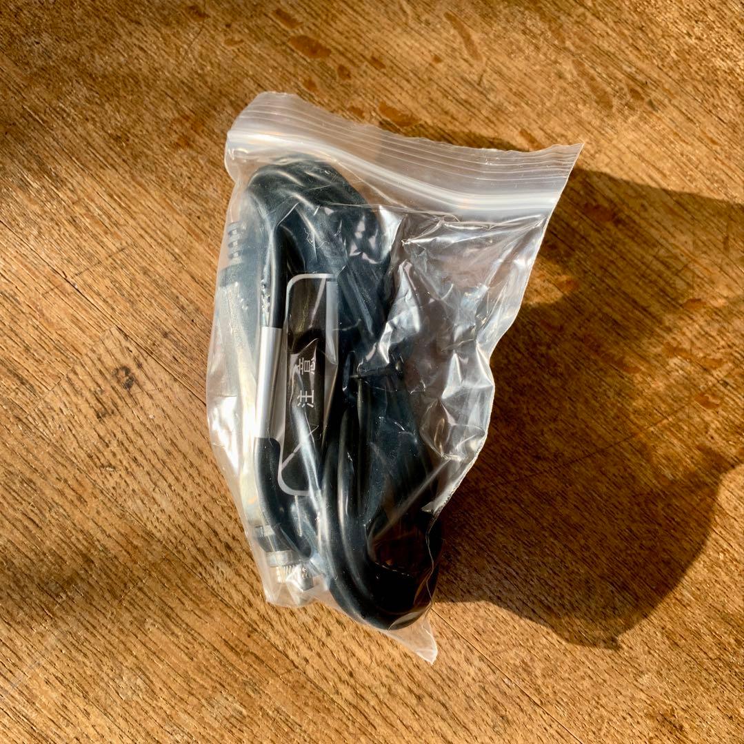 【ヨク】ポータブルブルーレイプレーヤー(10インチ)