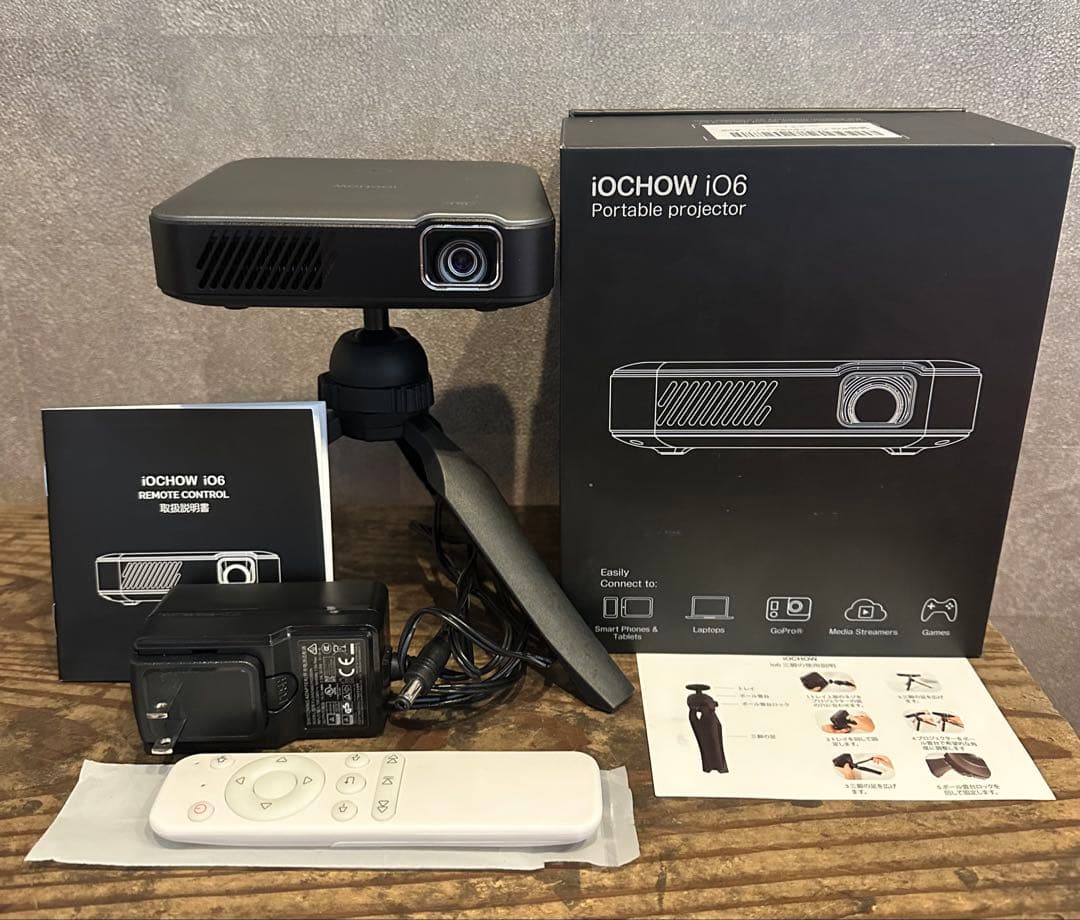 iOCHOW i06 ポータブルプロジェクター 本体