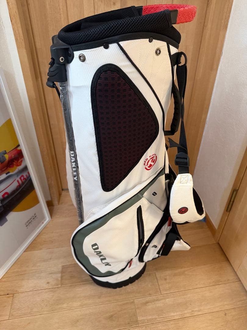 Oakley ホワイト キャディバッグ