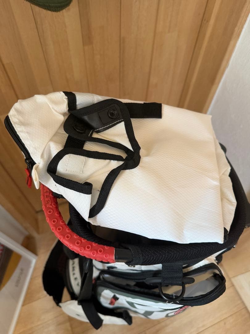 Oakley ホワイト キャディバッグ