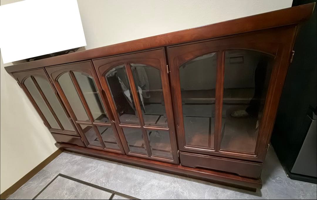 関口木工 ダークブラウン 木製キャビネット ガラス扉付き