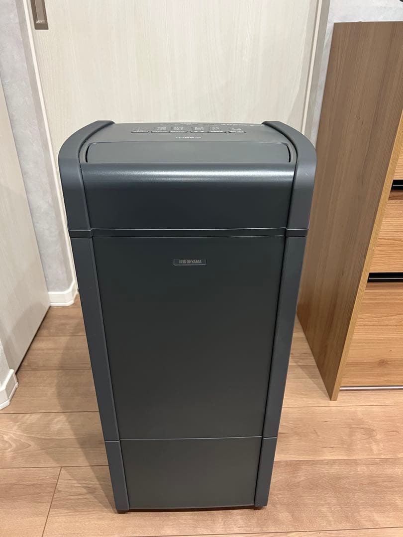 アイリスオーヤマ　除湿機　IJH-L160-H
