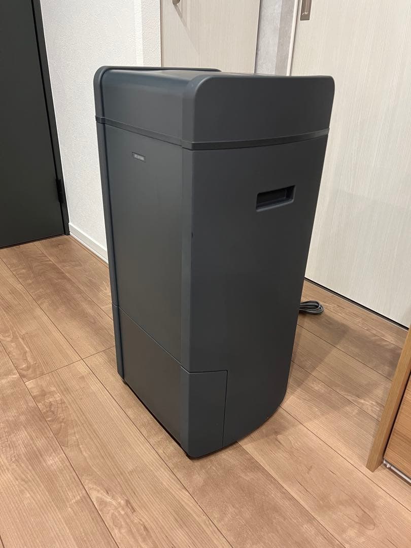アイリスオーヤマ　除湿機　IJH-L160-H