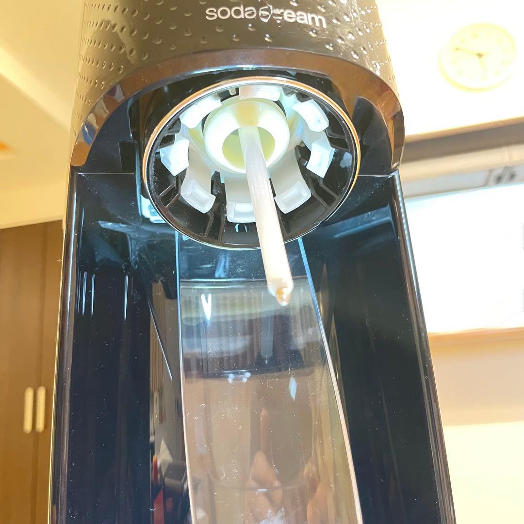 Sodastream One Touch 満タンガスシリンダー2本、ボトル2本