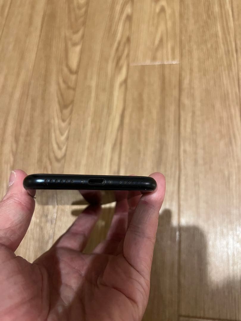 と*ん様 iPhone SE 第3世代 64GBバッテリー96%