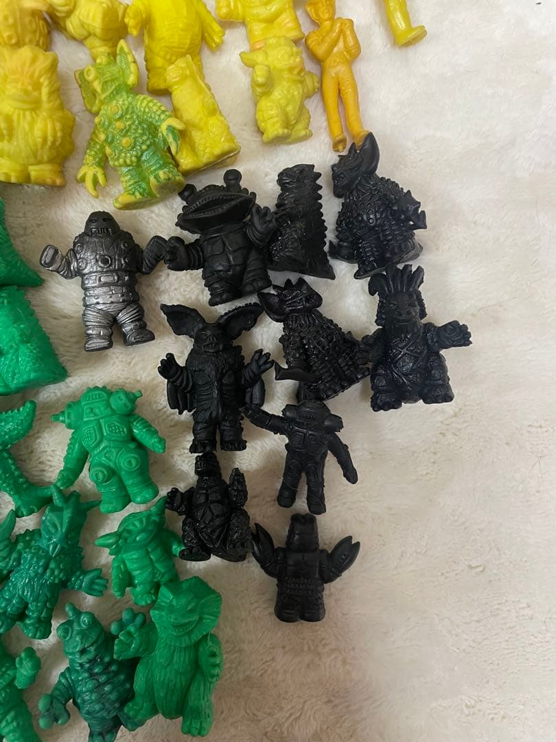 り*︎様 当時物のウルトラマン消しピンです。 全く知識がない為まとめ売りにさせて