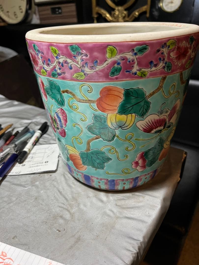 ちゃむです 伊万里手あぶり火鉢、手あぶり火鉢、蝶と花火鉢、メダカ鉢、