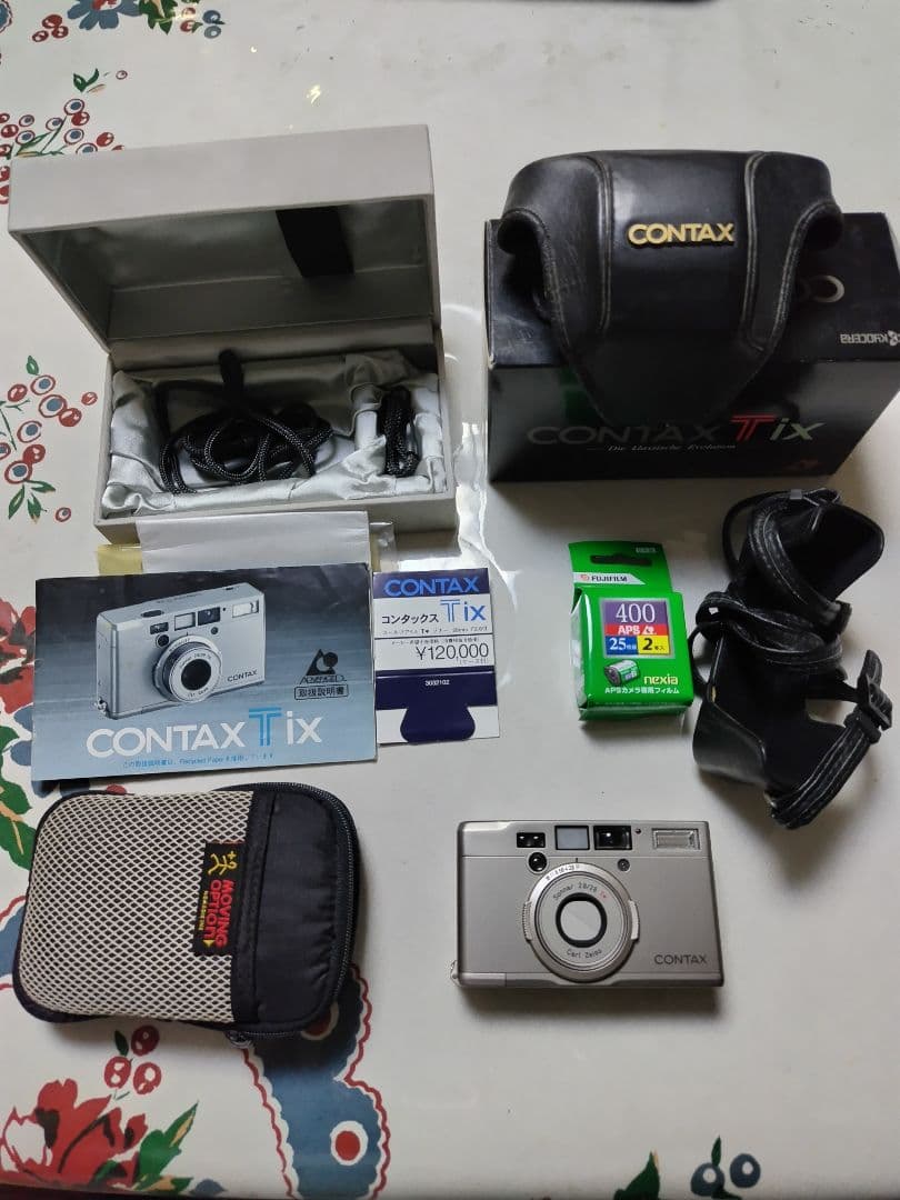 CONTAX（コンタックス） Tix フィルムカメラ 箱付き　電池、フィルム付き