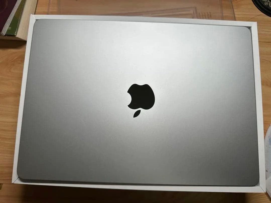 MacBook Air m2 256GB 本体シルバー