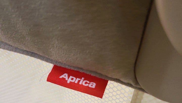 送料込Apricaココネルエアープラス24カ月以内乳幼児1人用折りたたみ式ベッド