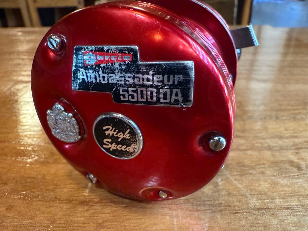 Ambassadeur 5500 DA ベイトリール 赤
