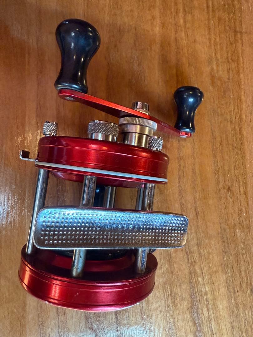 Ambassadeur 5500 DA ベイトリール 赤