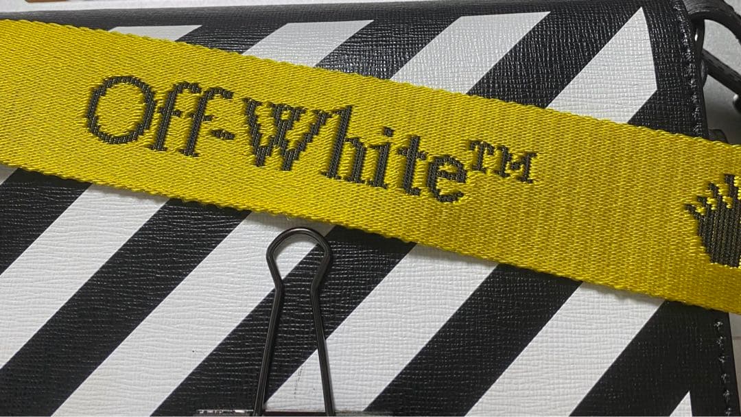 off-white ショルダーバッグ　オフホワイト