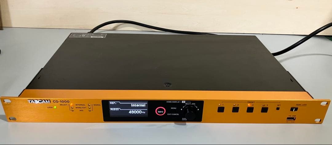 TASCAM CG-1000 マスタークロックジェネレーター