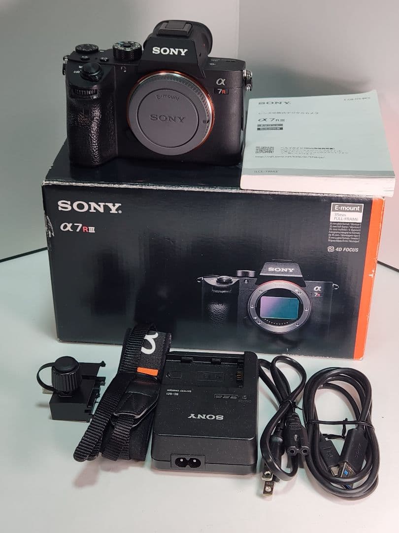 SONY α7R III ミラーレスカメラ 本体とバッテリーグリップ