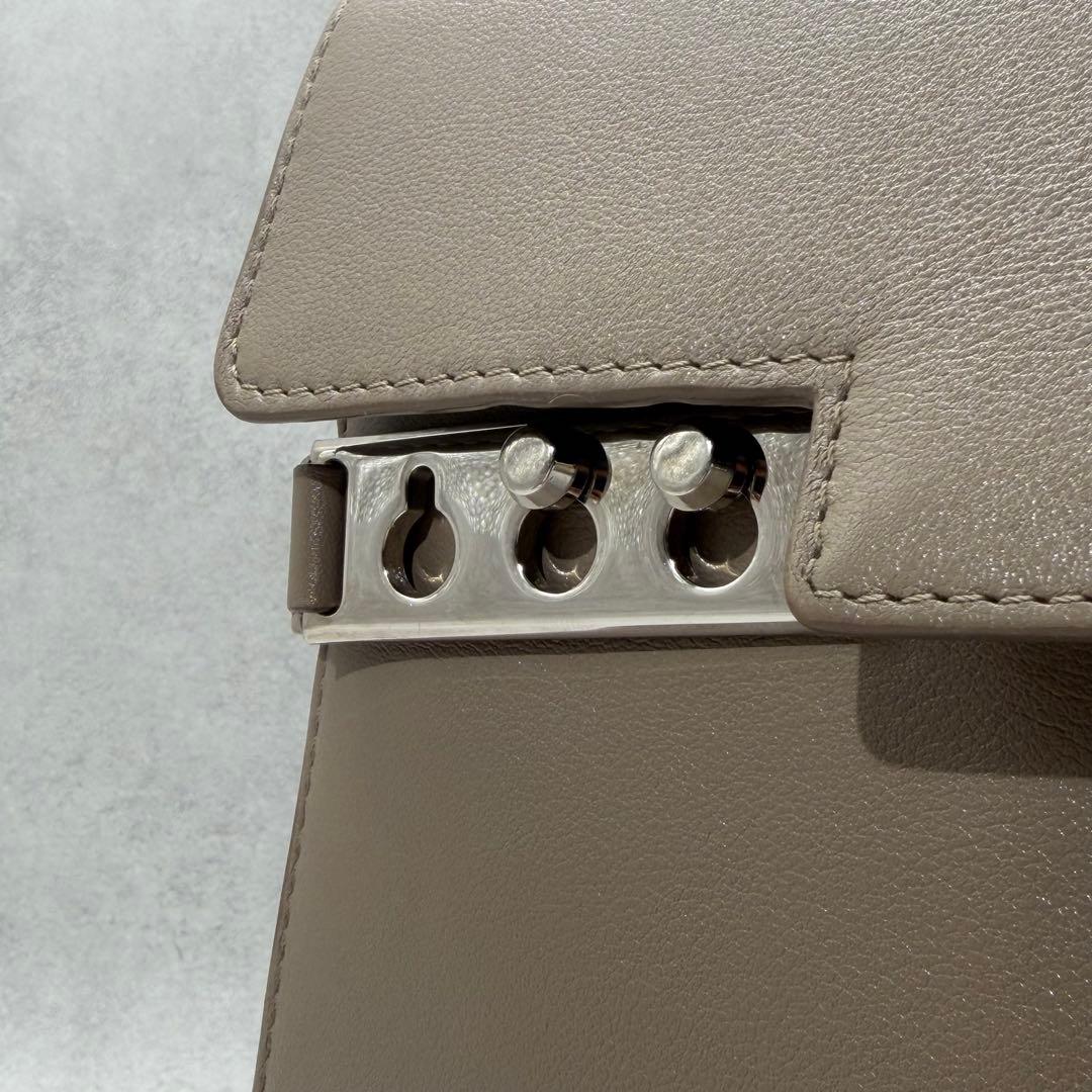 【希少美品】DELVAUX タンペート MM ベージュ フラップ式ハンドバッグ