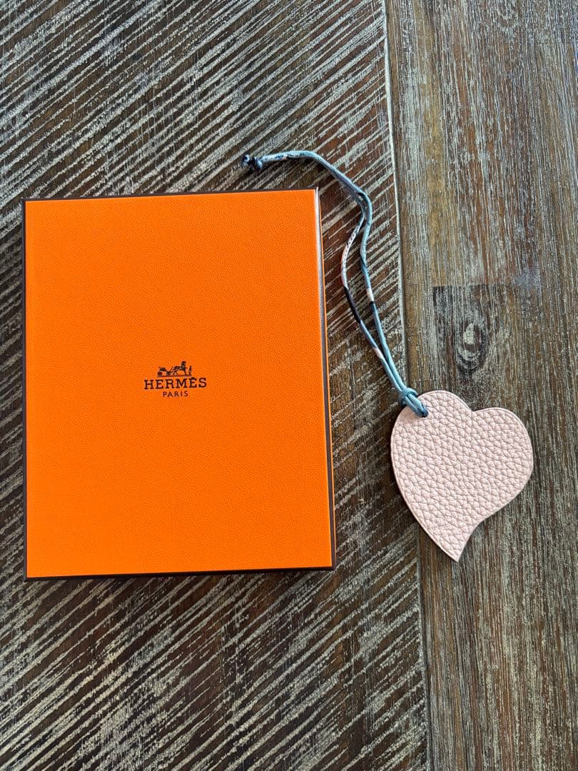 エルメス　プティアッシュ　ハート　レザーチャーム　レア