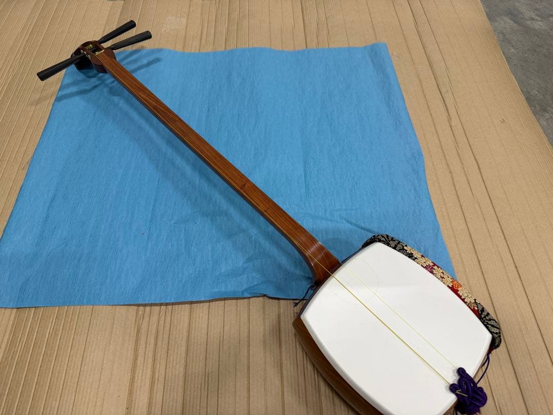 長唄三味線 入門向け 合成皮張り 花林製 胴掛け付き 初心者におすすめ