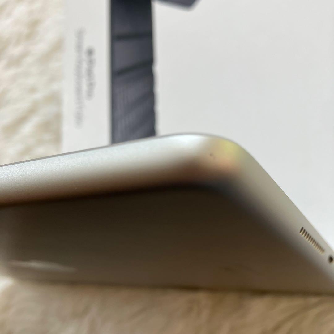 【完動品】iPad 第7世代 32GB SIMフリー 【すぐ発送】【付属品】