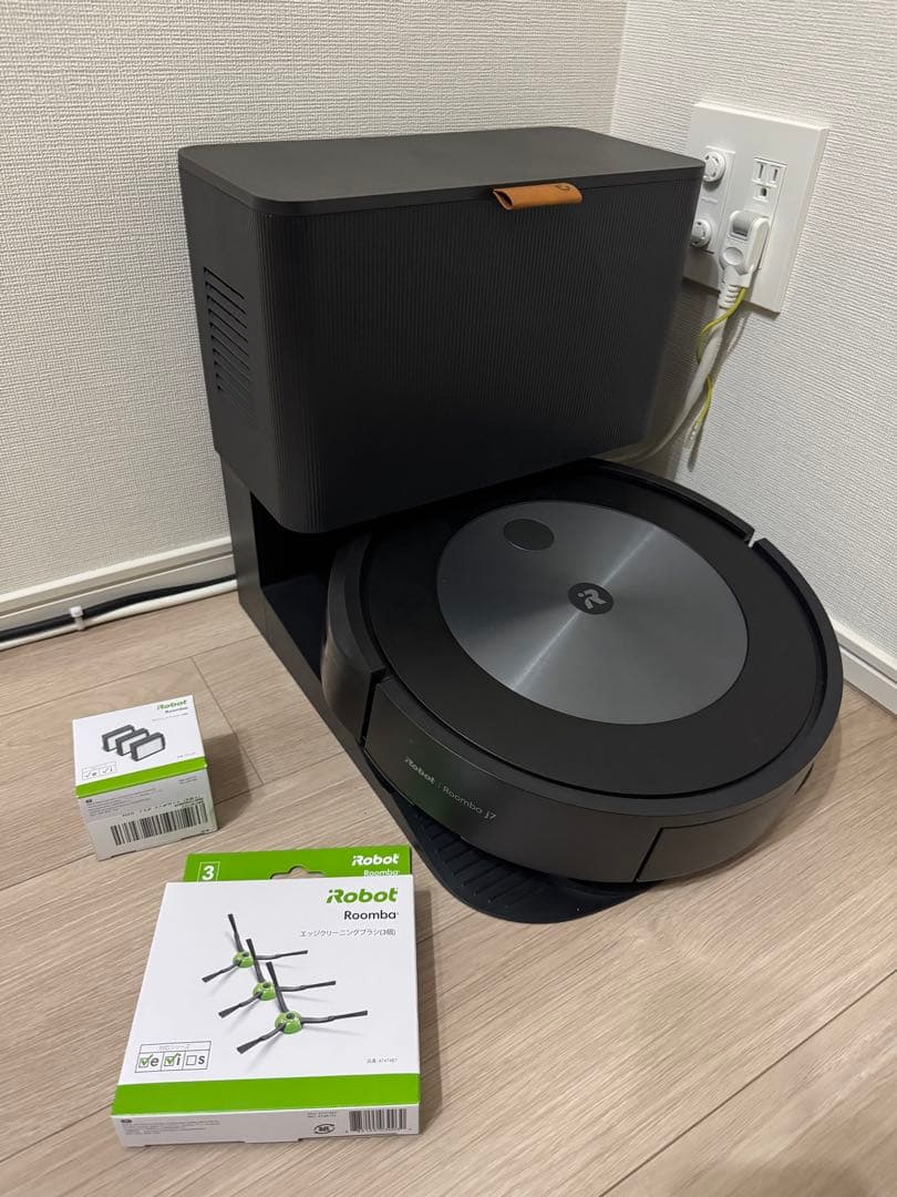 【2年半使用】iRobot Roomba j7+ ロボット掃除機（未使用部品付き