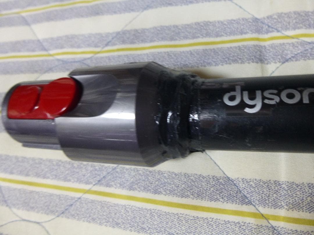 年末の大掃除に　充電スタンド付属　ダイソンSV18　目立つキズ無し　エコ51分