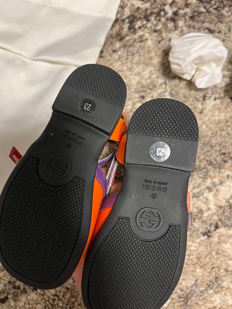hide正規品Gucci kids サンダル新品　23