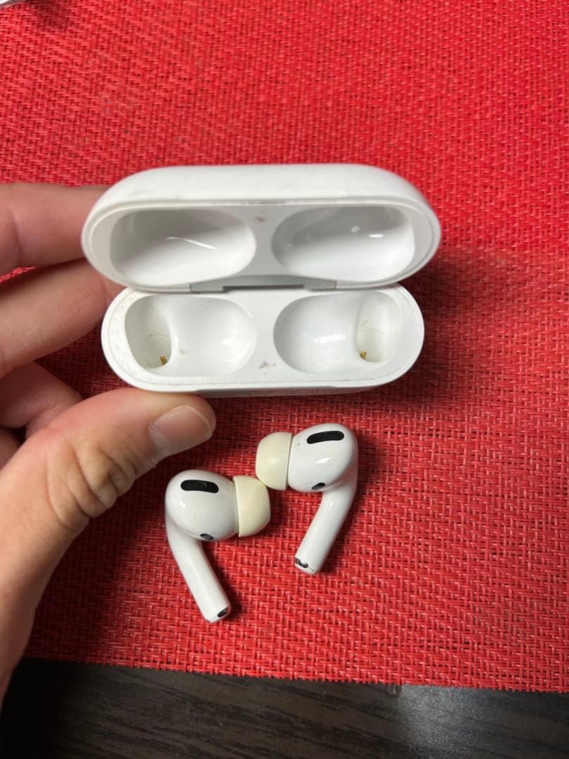AirPodspro1 キズ、使用感あり、動作確認済み、イヤーピース交換推奨