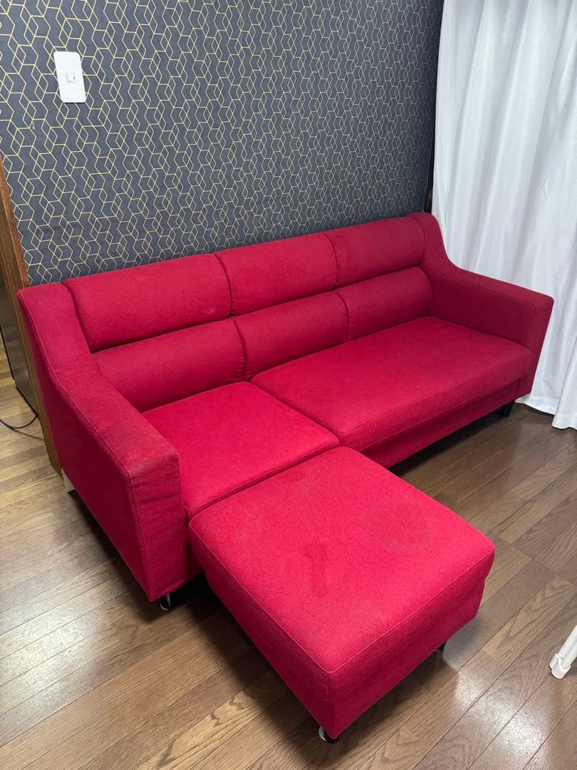 赤い布製コーナーソファ オットマン付き