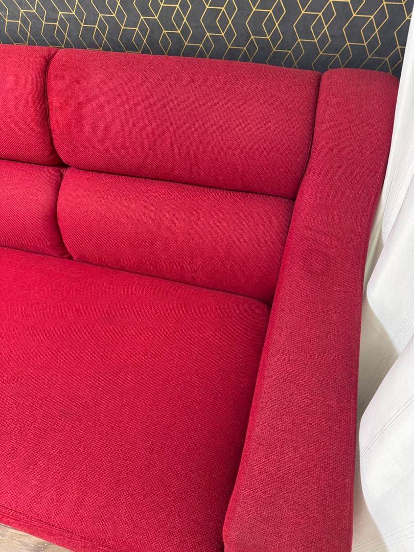 赤い布製コーナーソファ オットマン付き