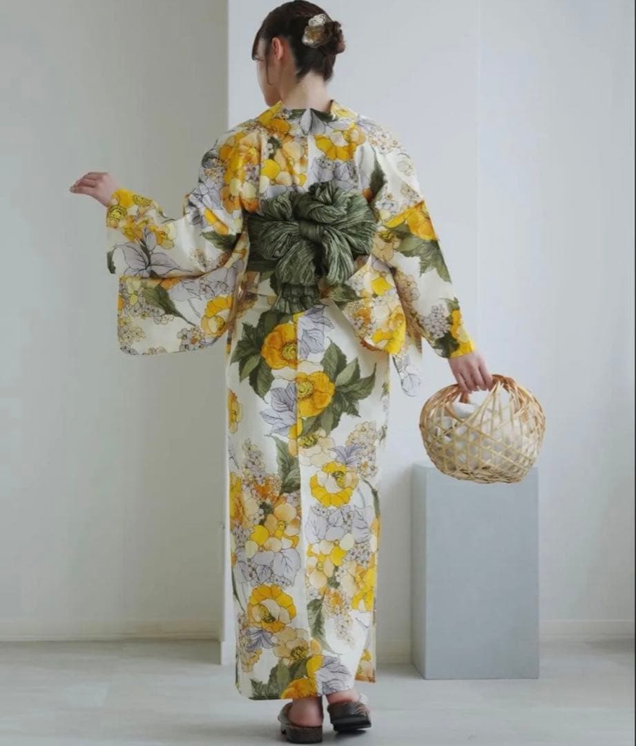 【美品】utatane / 浴衣、帯セット（イエローの咲きこぼれる花）