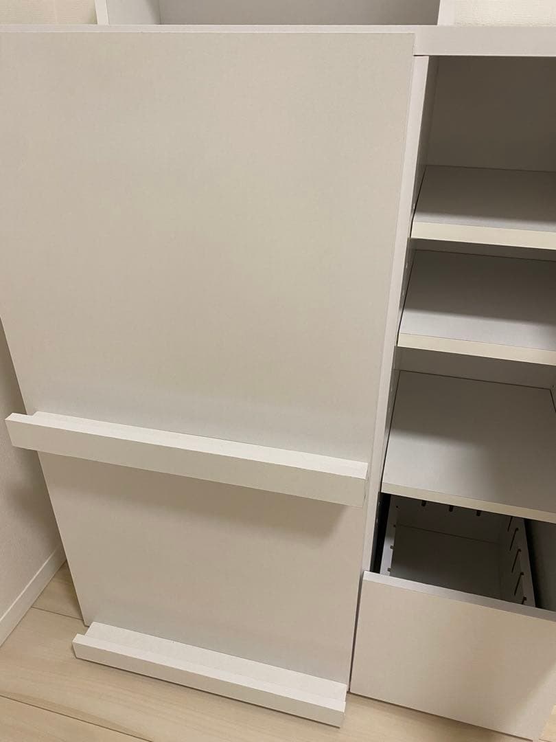 ホワイト収納家具 棚付き 本収納