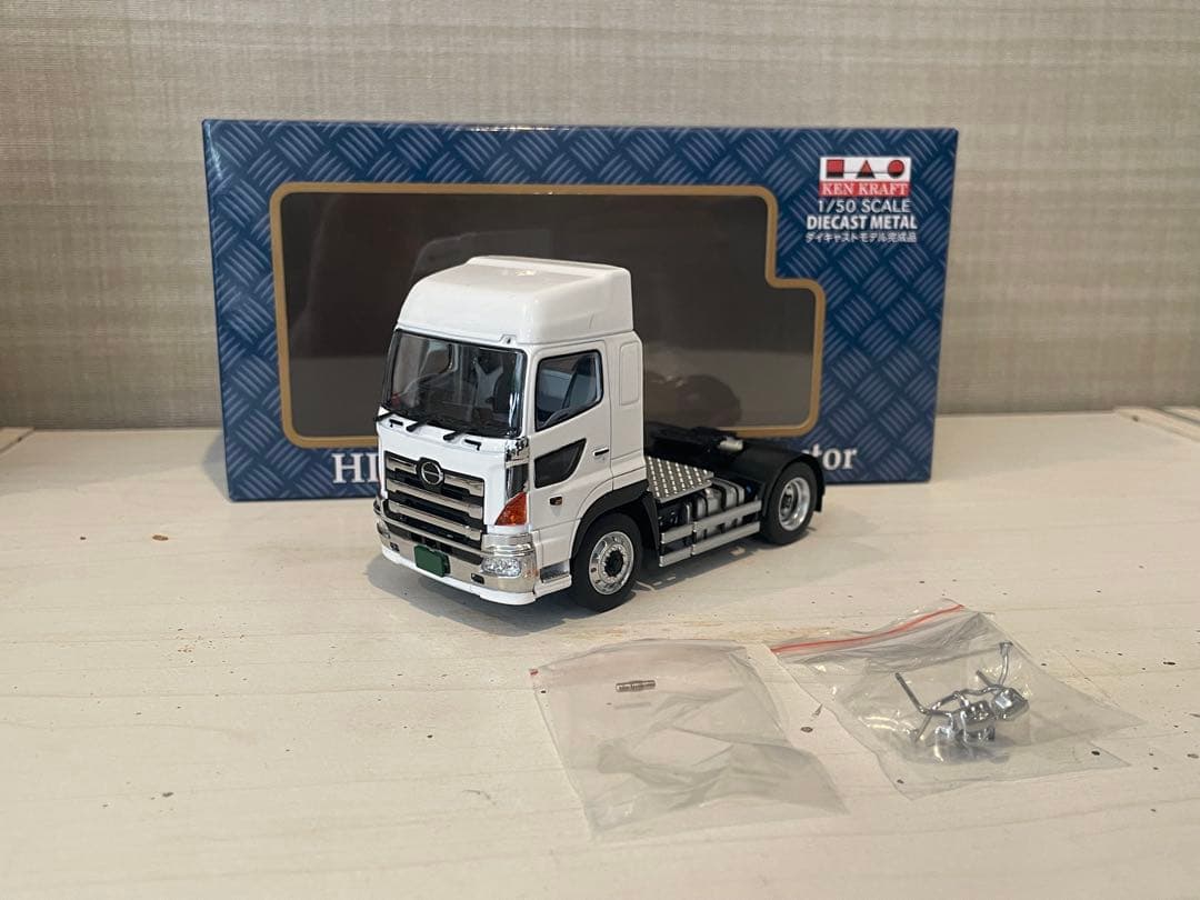 ケンクラフト 1/50 プロフィアハイルーフ ホワイト