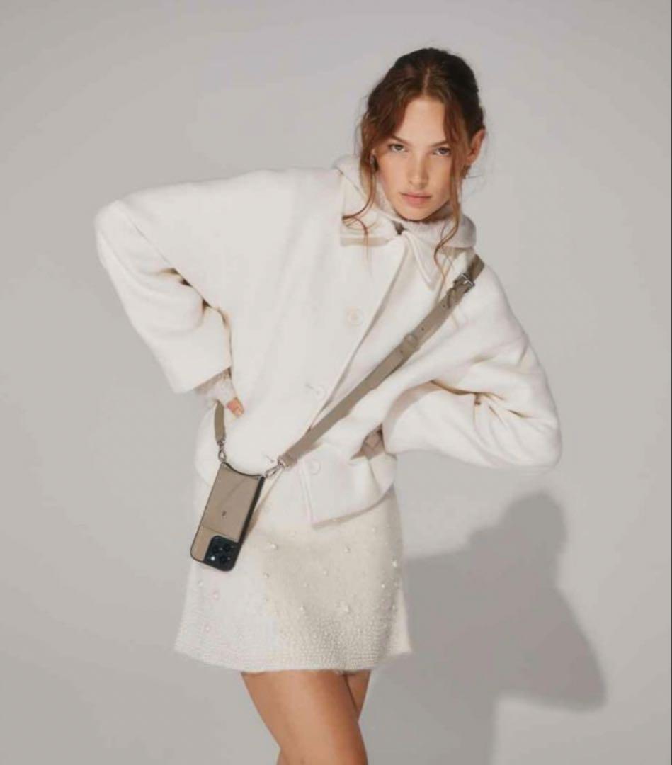 【新品未使用】BANDOLIER バンドリヤー iPhone15 ケース