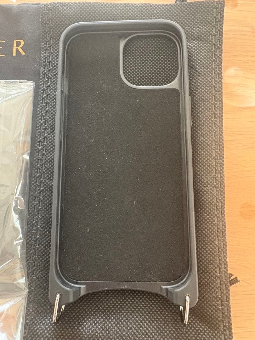 【新品未使用】BANDOLIER バンドリヤー iPhone15 ケース