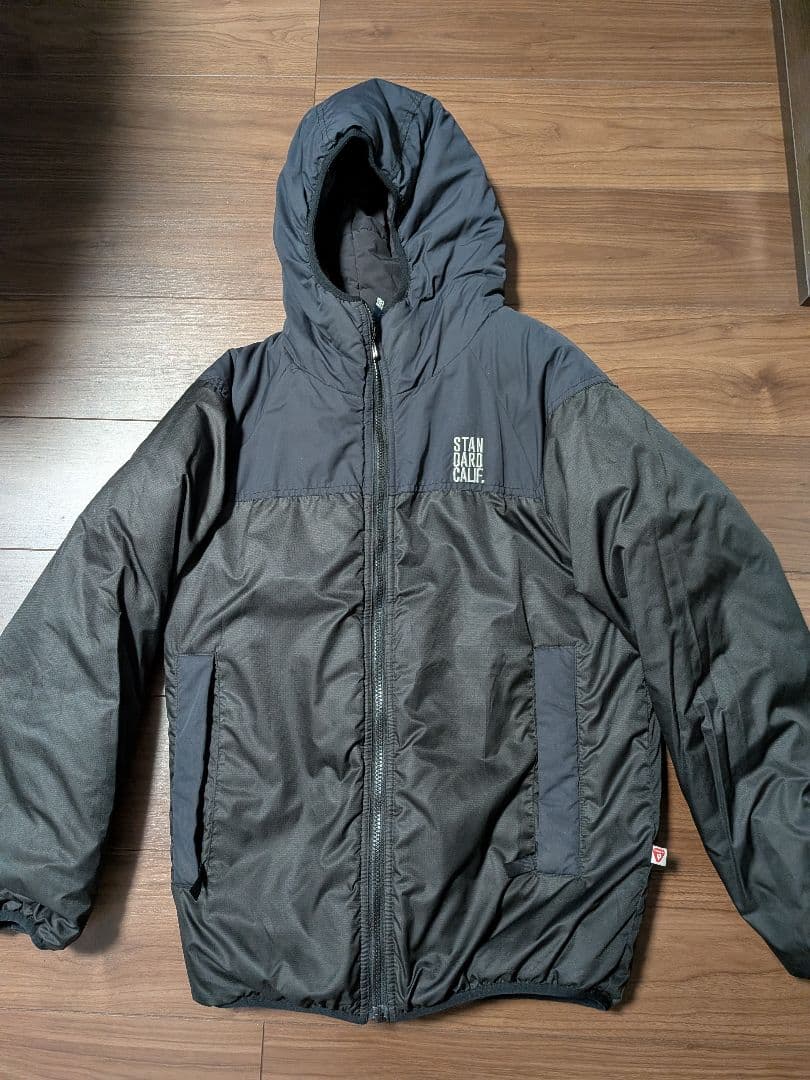 スタンダードカリフォルニア リバーシブル パフパーカー　ダウンジャケット