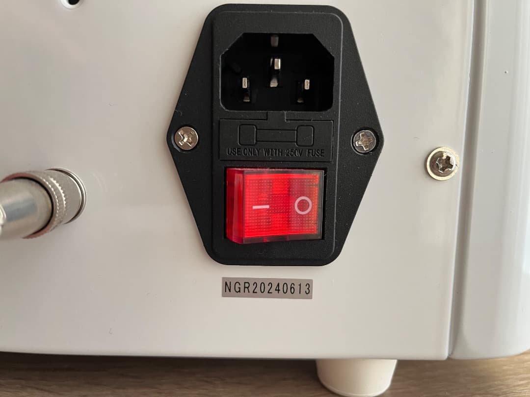 シミ取りケア機器 PURE RADIANCE