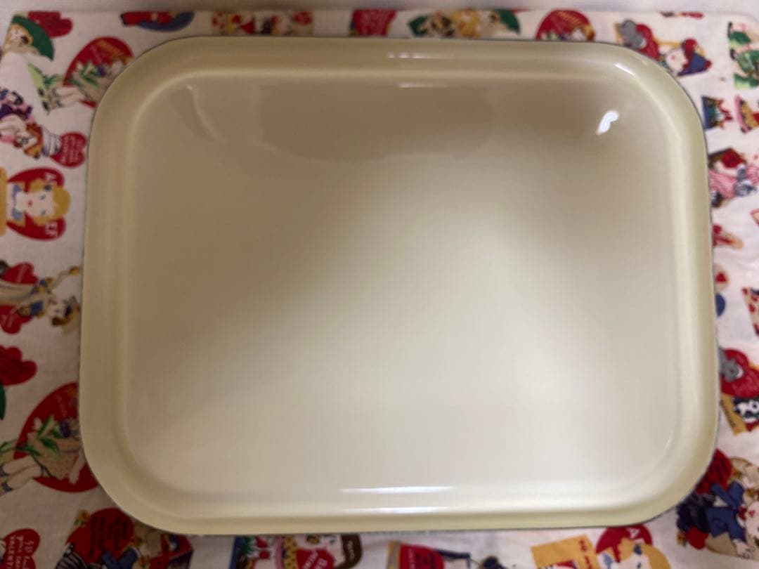 イマン　ダイアナローズ　缶