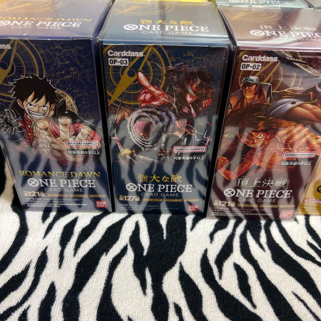 ONE PIECEカード　新品未開封boxテープ付き